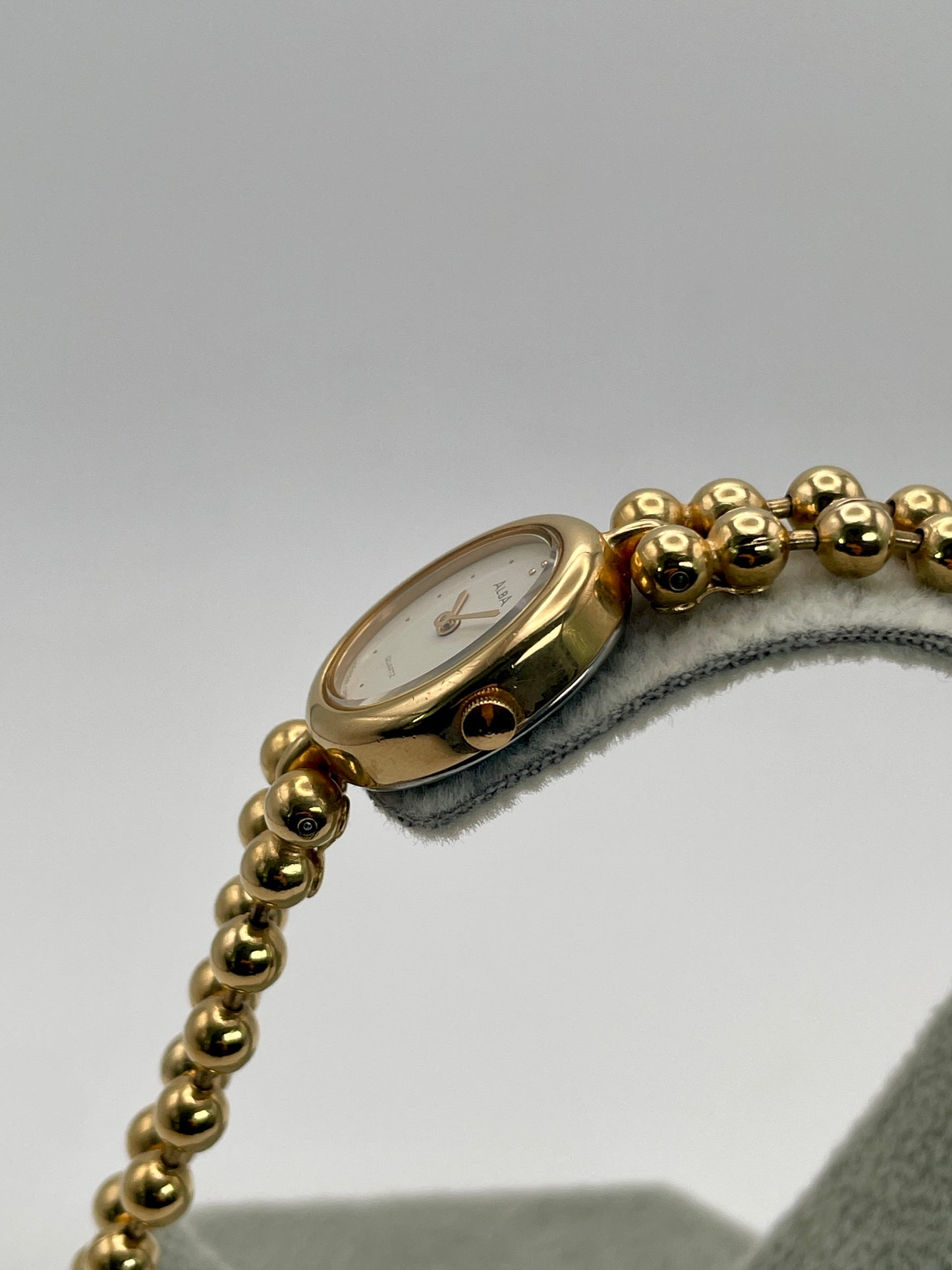 Seiko Alba Y588-5180 Vintage Women's Watch in Gold