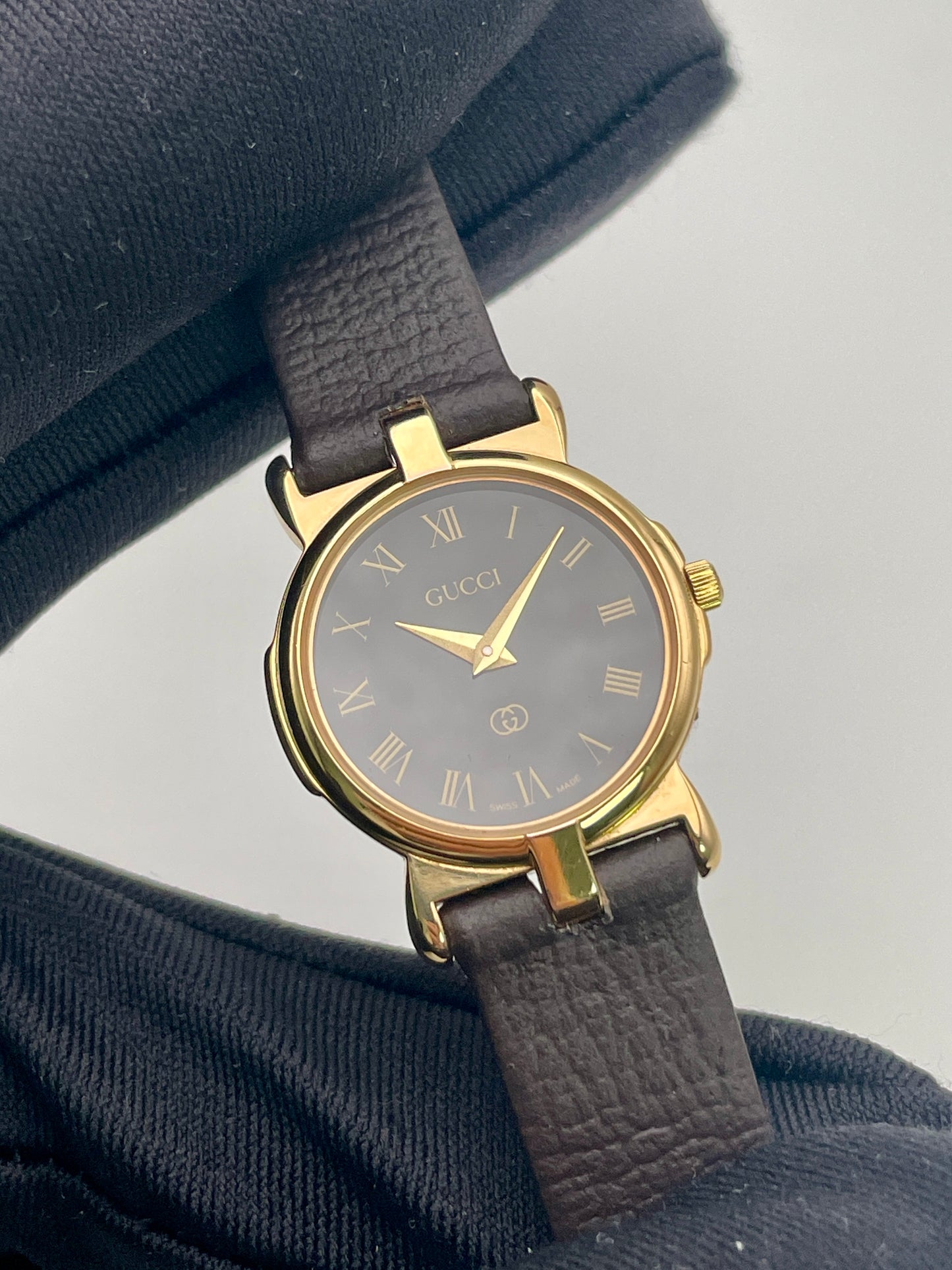 Gucci 3400FL Vintage Women's Watch in Gold