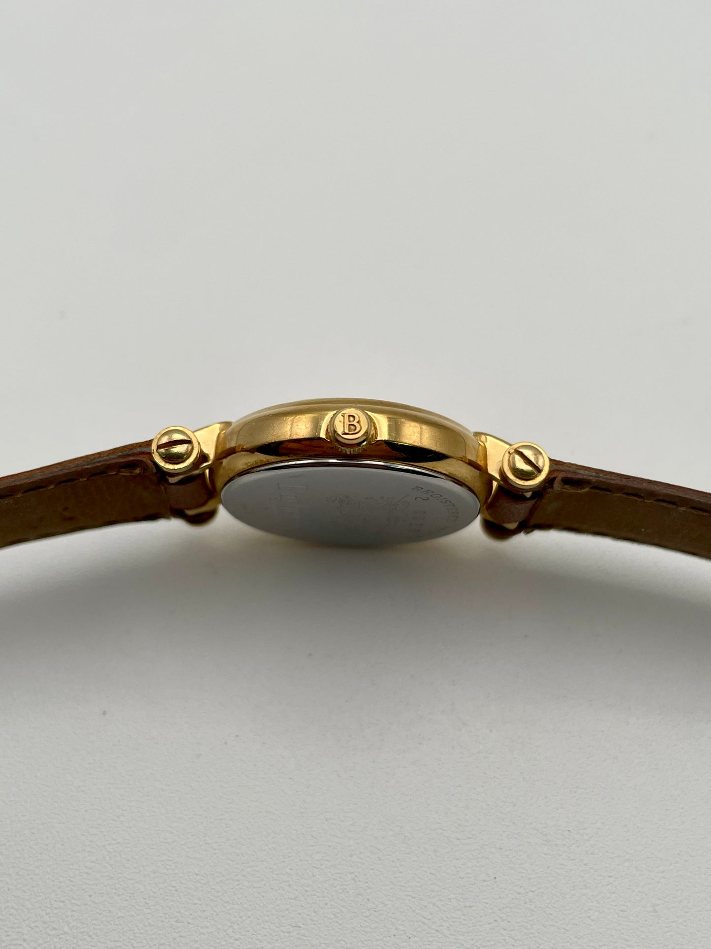 Side view of Burberry 3200 showing the crown with Burberry 'B' logo