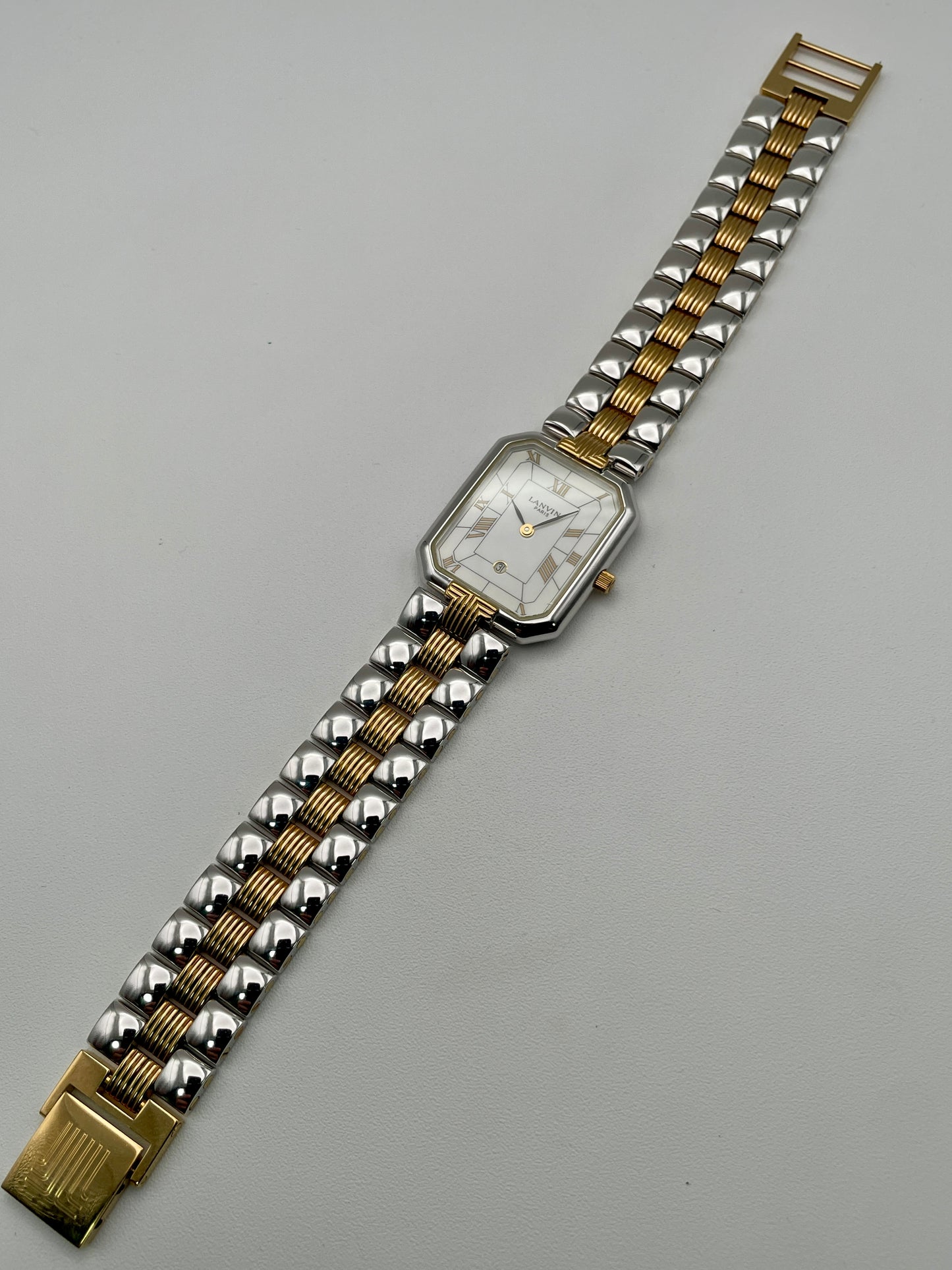 Full bracelet view of Lanvin Paris 516897.B with intricate gold and silver link design