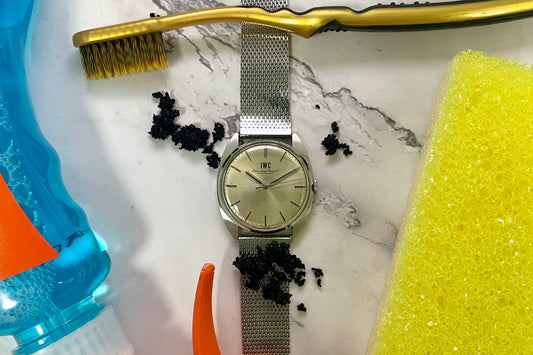 Learn to clean your vintage watch safely. From bracelet removal to gentle scrubbing, keep your timepiece in pristine condition with these simple steps.