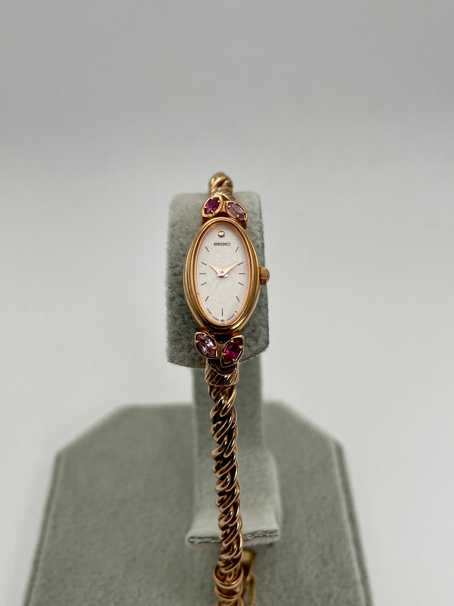 Seiko Rhinestone Bijou 1E20-5760 Vintage Women's Watch in Gold