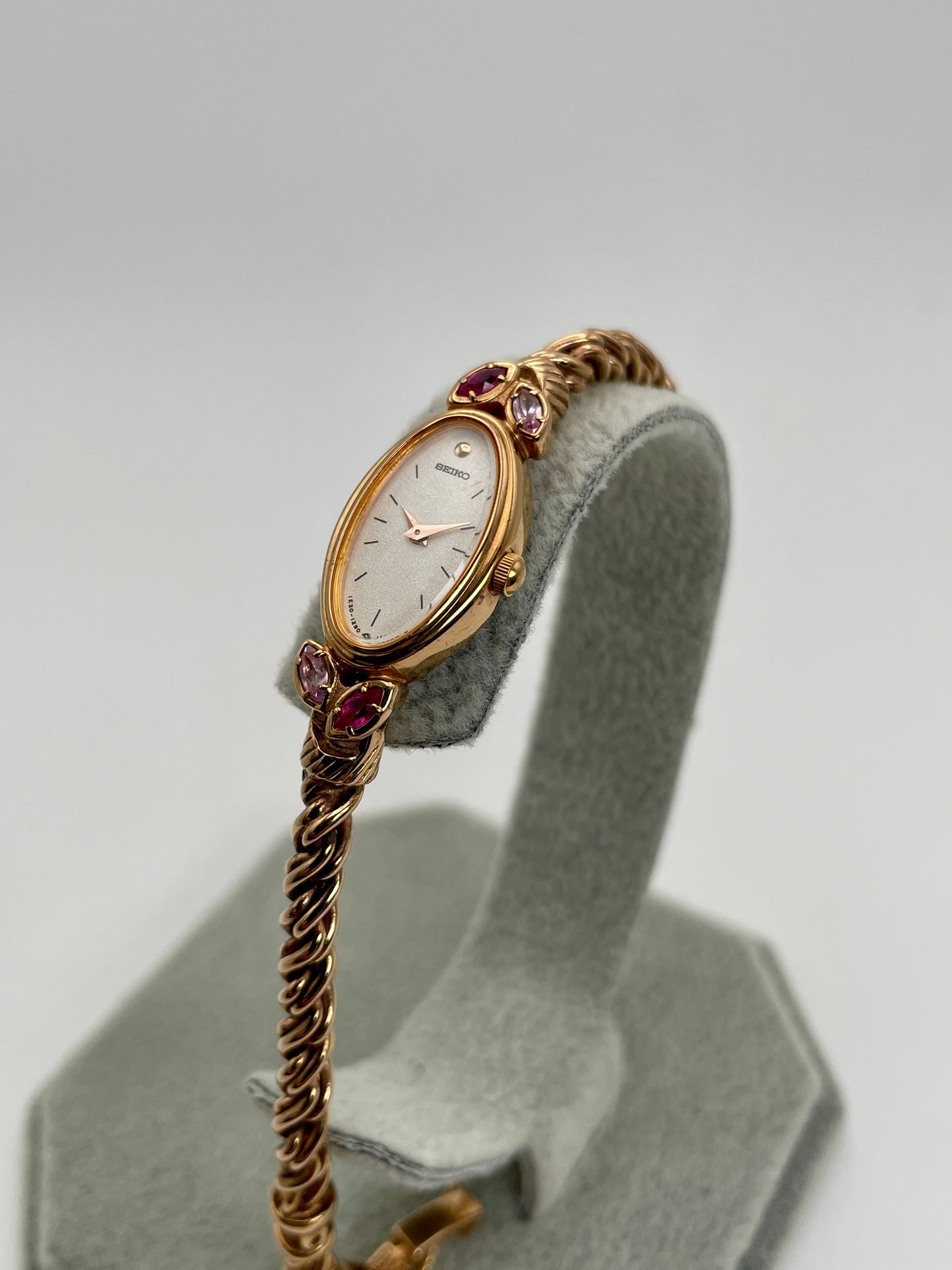 Seiko Rhinestone Bijou 1E20-5760 Vintage Women's Watch in Gold