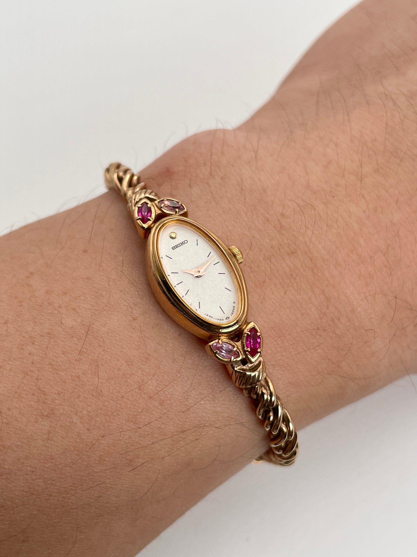 Seiko Rhinestone Bijou 1E20-5760 Vintage Women's Watch in Gold