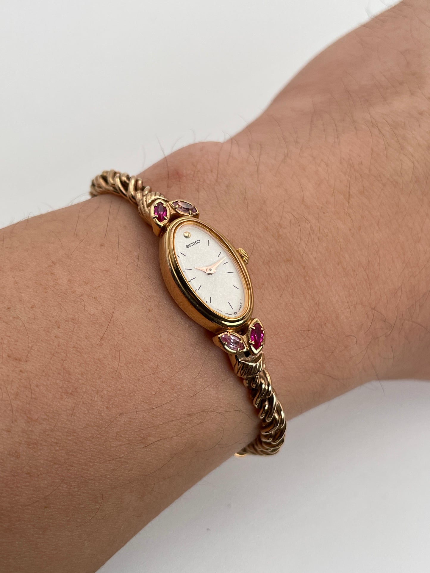 Seiko Rhinestone Bijou 1E20-5760 Vintage Women's Watch in Gold
