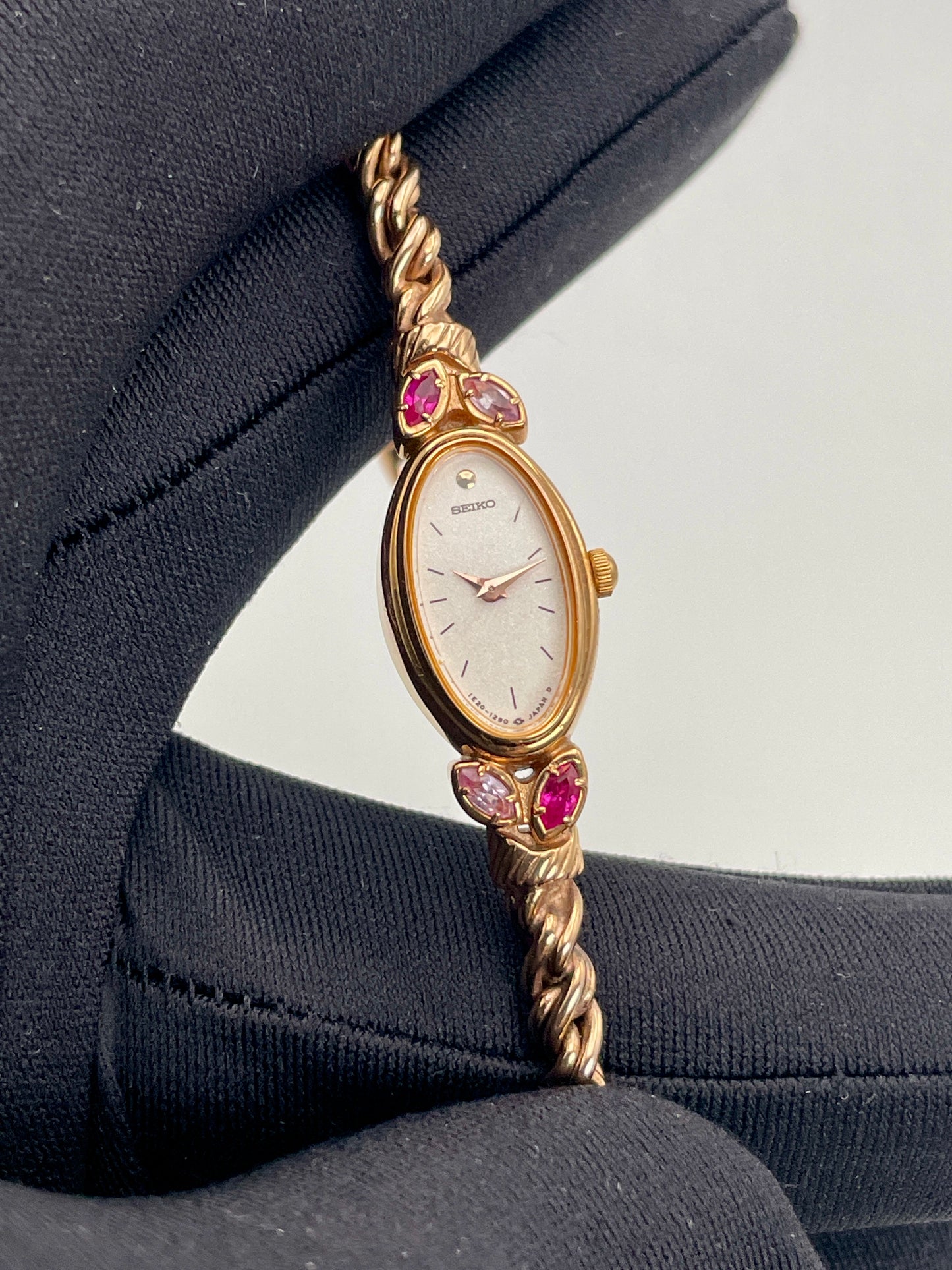 Seiko Rhinestone Bijou 1E20-5760 Vintage Women's Watch in Gold