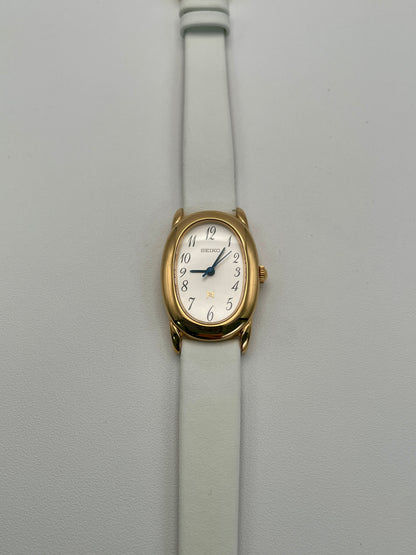 Seiko Noie Oval Baignoire Vintage Ladies Watch in Gold