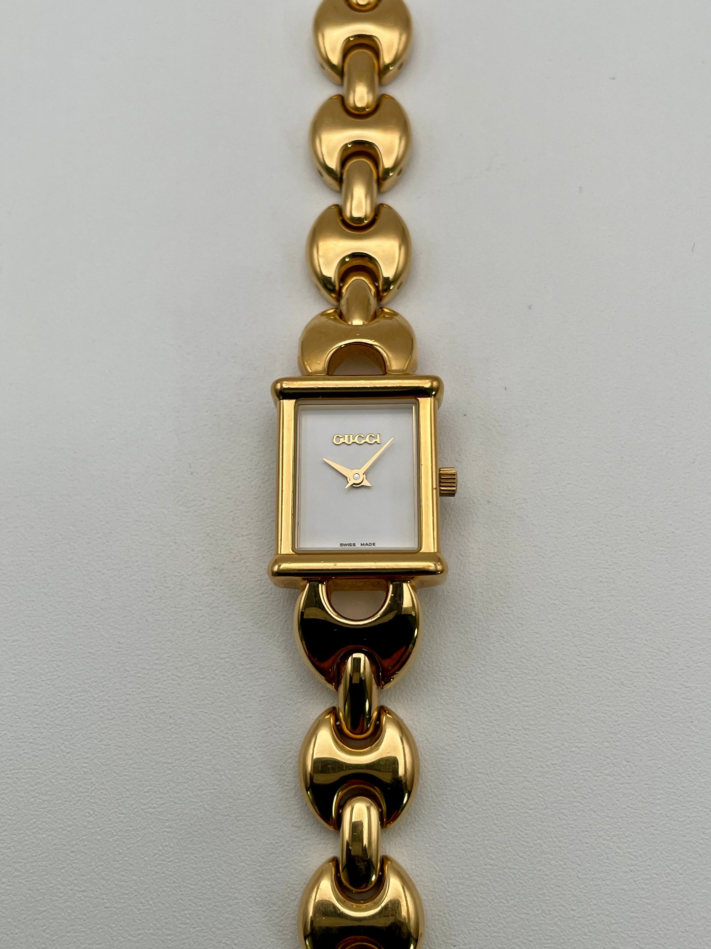 Gucci 1800L Women's Watch in Gold