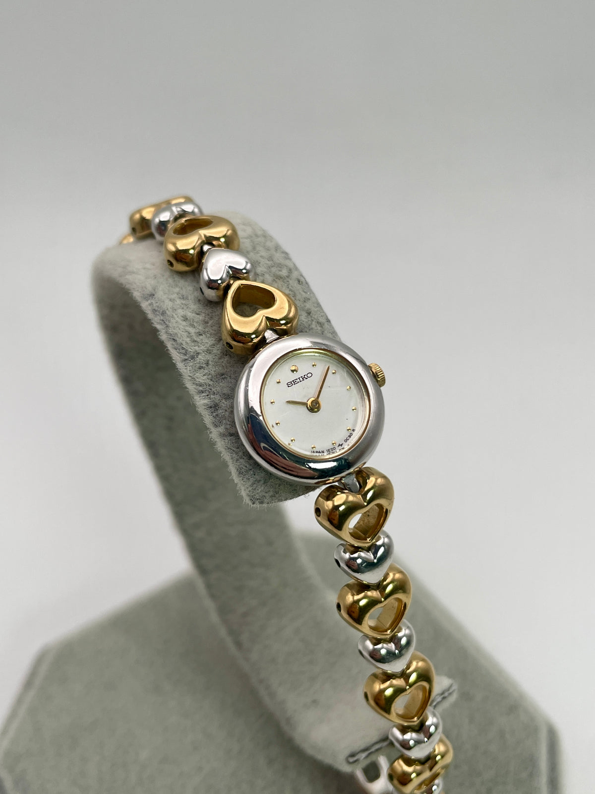 Seiko Heart 1E20-0030 Vintage Women display picture 3