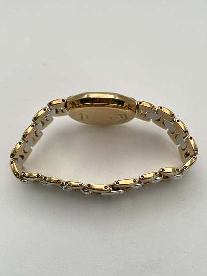 Side view of the Christian Dior Depose vintage watch, highlighting the case thickness and bracelet detail.